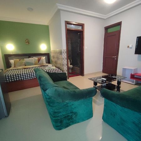 Ellisa Hospitality And Spa Hotell Accra Exteriör bild