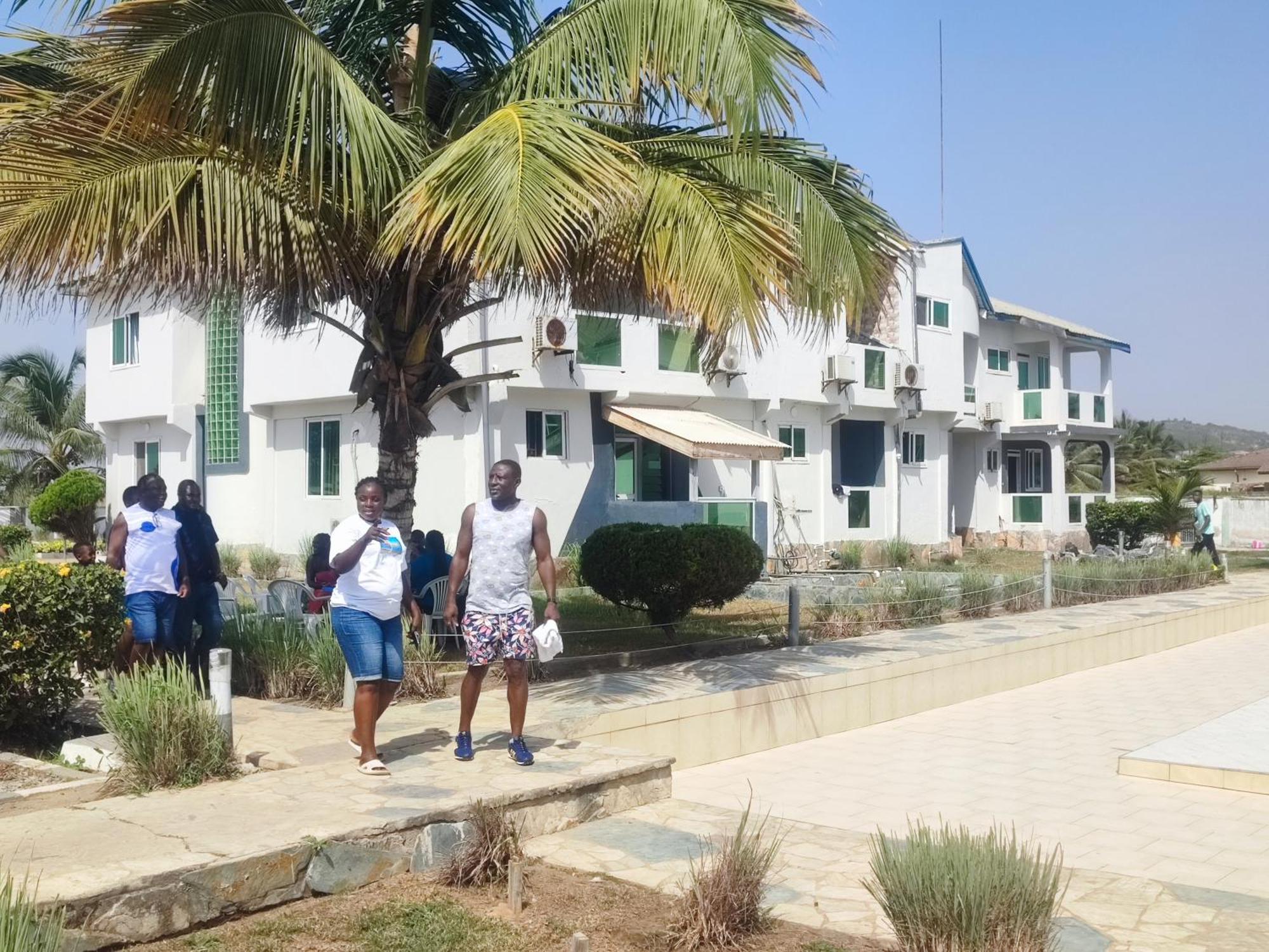 Ellisa Hospitality And Spa Hotell Accra Exteriör bild