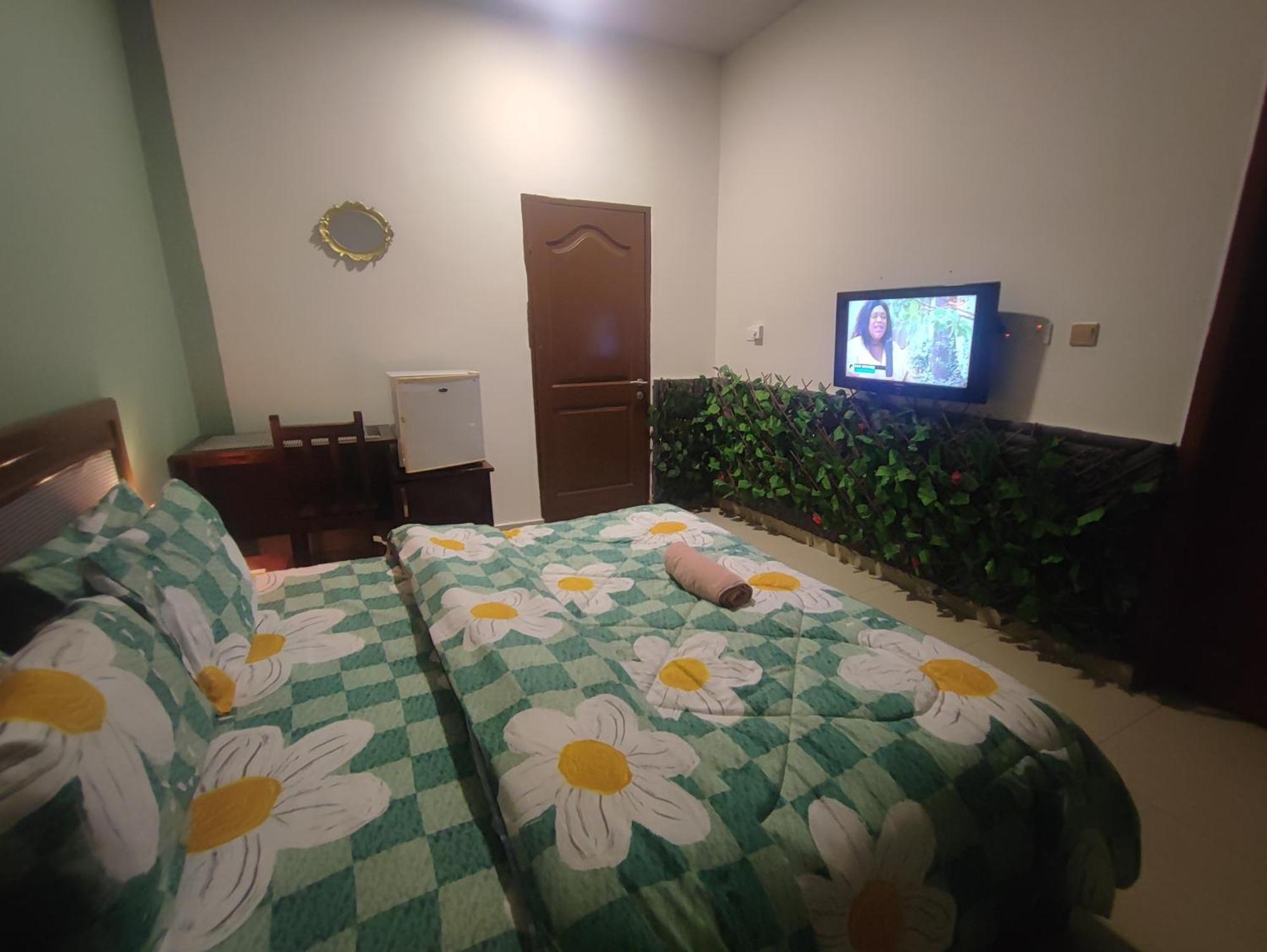 Ellisa Hospitality And Spa Hotell Accra Exteriör bild