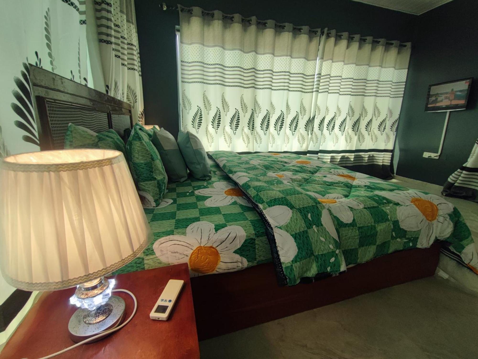 Ellisa Hospitality And Spa Hotell Accra Exteriör bild
